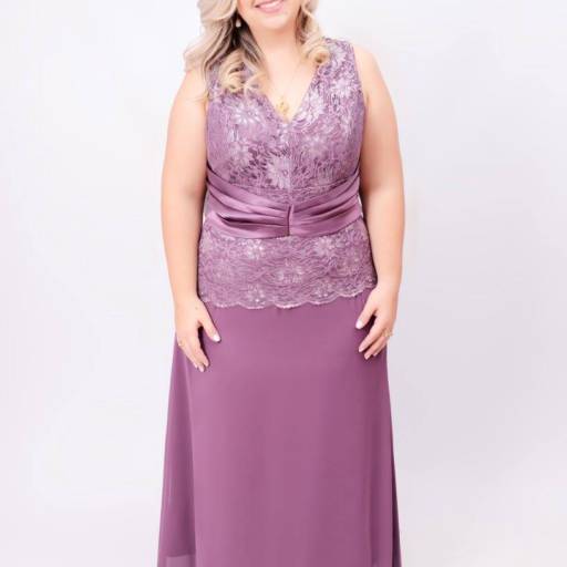 Vestido lilás com renda Plus Size em Bauru por Aguiar Noivas, Festas e Ternos