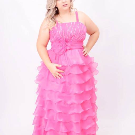 Vestido rosa volumoso Plus Size em Bauru por Aguiar Noivas, Festas e Ternos