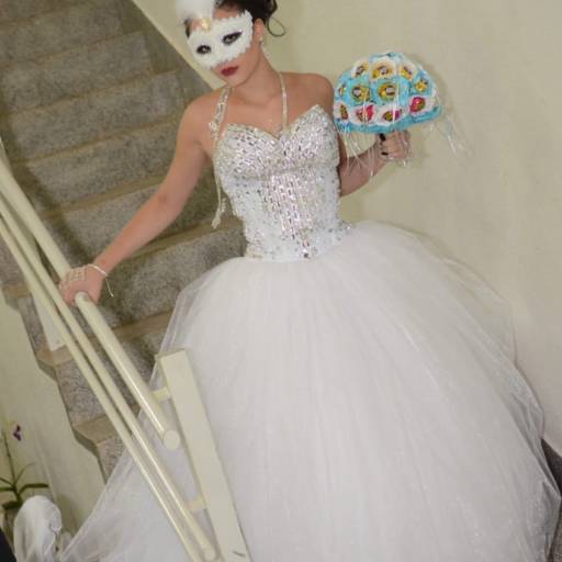 Vestido de Debutante Branco Longo por Aguiar Noivas, Festas e Ternos
