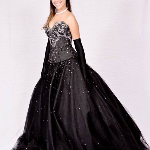 Vestido de Debutante Preto com Brilho por Aguiar Noivas, Festas e Ternos