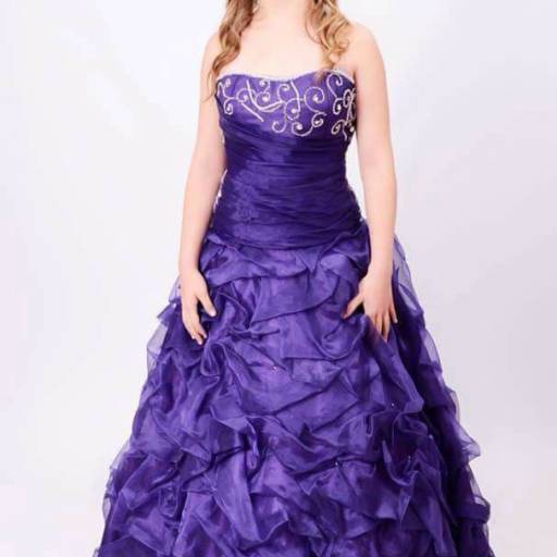 Vestido de Debutante Roxo Longo por Aguiar Noivas, Festas e Ternos