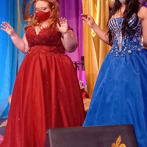 Vestido de Debutante Vermelho com Decote por Aguiar Noivas, Festas e Ternos