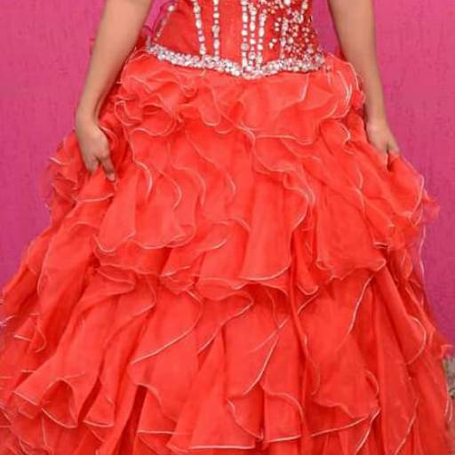 Vestido de Debutante Vermelho com Babados por Aguiar Noivas, Festas e Ternos