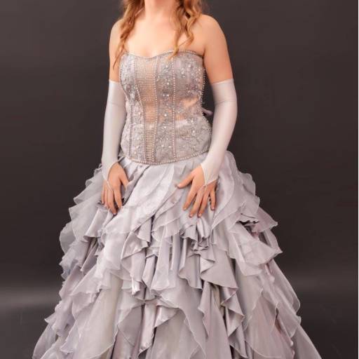 Vestido de Debutante Prata Longo por Aguiar Noivas, Festas e Ternos