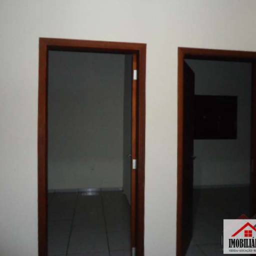 Casa no Bairro Vila Nova Jaú - Aluguel R$900,00 por Imobiliaria Perlatti