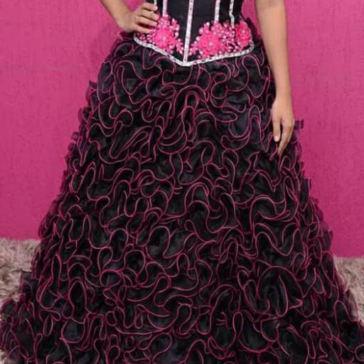 Vestido de Debutante Rosa Pink com Preto por Aguiar Noivas, Festas e Ternos