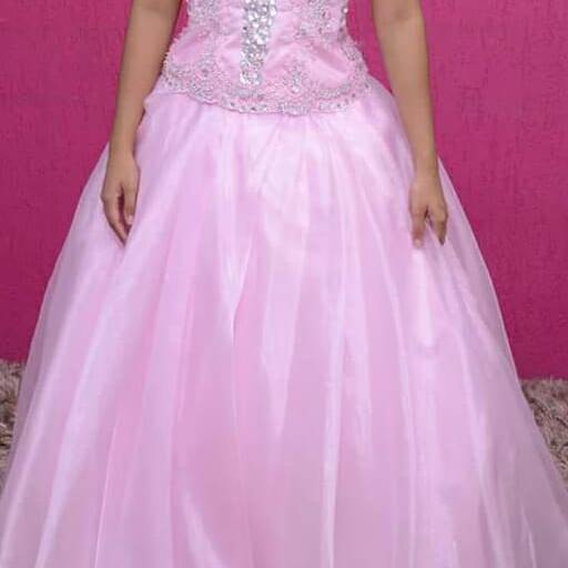 Comprar o produto de Vestido de Debutante Rosa Claro sem Mangas em Bauru em Vestidos de 15 Anos pela empresa Aguiar Noivas, Festas e Ternos em Bauru, SP por Solutudo