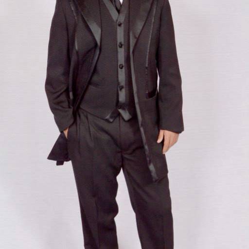 Termo preto cintilante para noivo em Bauru por Aguiar Noivas, Festas e Ternos