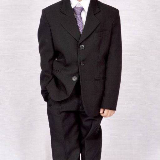 Terno preto infantil em Bauru por Aguiar Noivas, Festas e Ternos