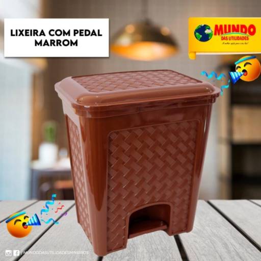  Lixeira com pedal marrom por Mundo das Utilidades - Loja 01
