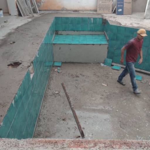 Reforma da piscina em Bauru por AS Construções e Reformas 