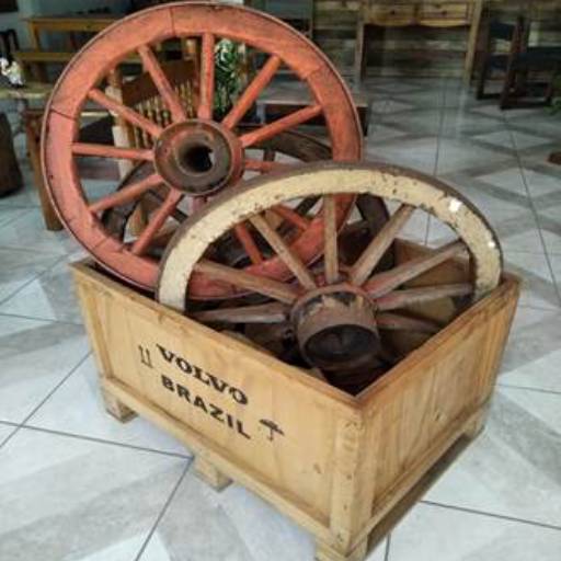 Roda de Carroça  por Home Rústicos - Artefatos de Madeira