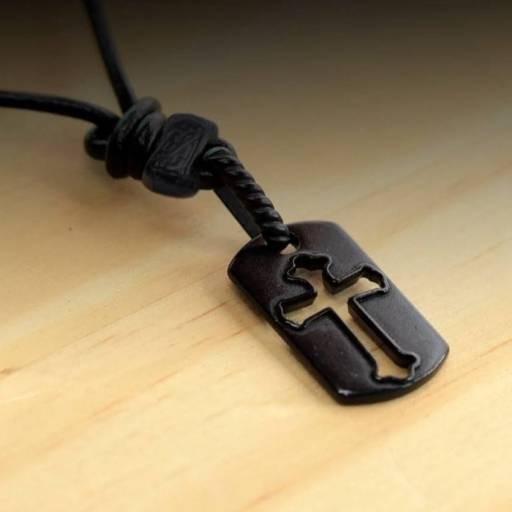 Colar com pingente modelo Cruz Bauru por Mixx Refúgio Acessórios