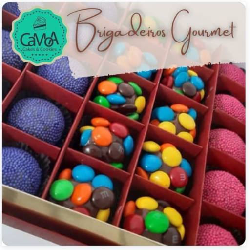 BRIGADEIRO GOURMET - DIVERSOS SABORES por Doceria CaMoA