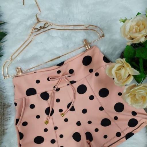 Short rosa com bolinhas pretas em Bauru por Mixx Refúgio Acessórios