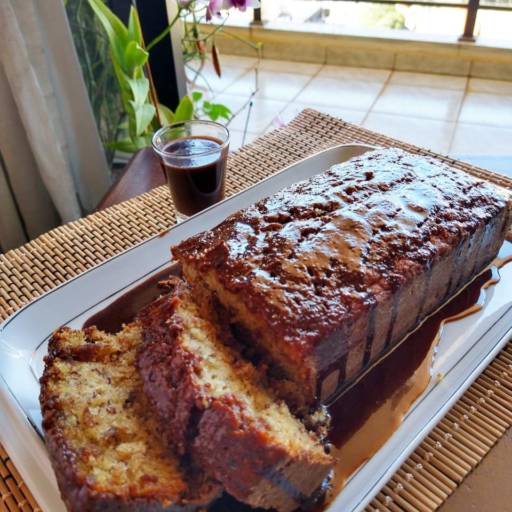 Bolo de banana com cobertura de chocolate Bauru