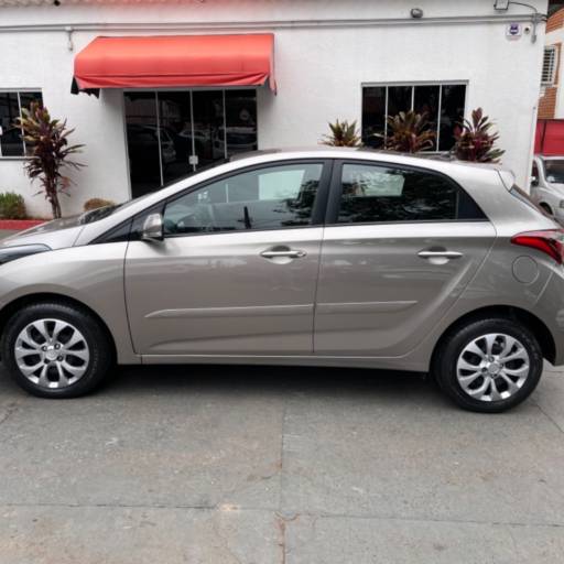 HB 20 HATCH 1.0 12V 4P COMFORT FOR YOU PLUS FLEX em Bauru por Mult Car Bauru