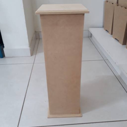Comprar o produto de Porta papel higiênico para 3 rolos em Arte e Artesanato pela empresa Alexandre Artesanato em Joinville, SC por Solutudo