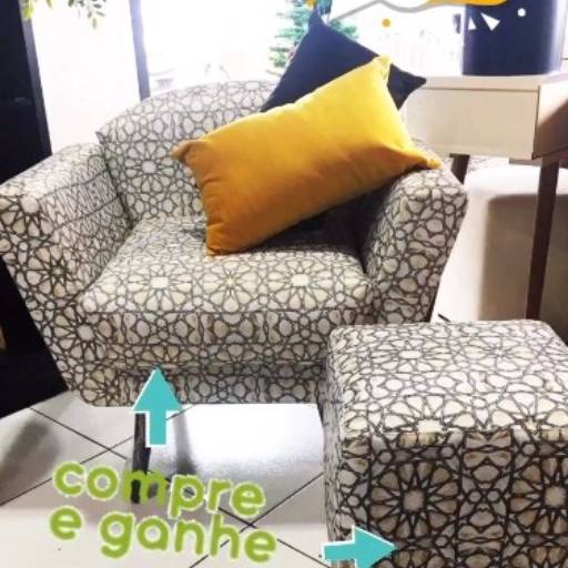 Poltrona e Puff Estampados
