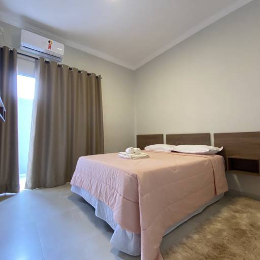 QUARTO: CASAL em Bofete, SP por Hotel C&A