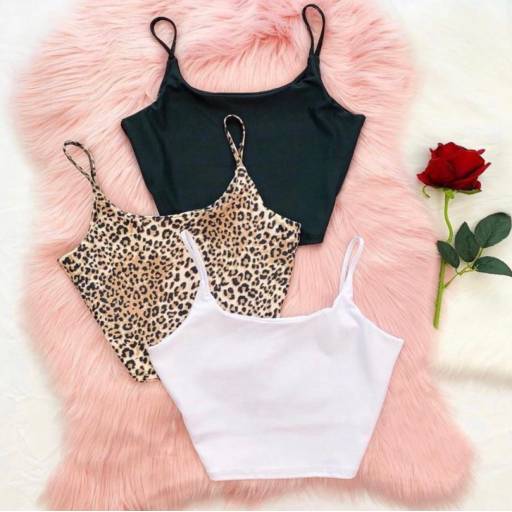 Cropped Ester por R I O S T O R E - Moda Feminina