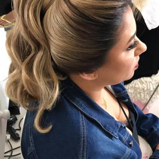 Penteados em Avaré por Studio Luciana Liar Cabeleireira Conceito Cachos e Companhia 