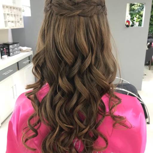 Penteados em Avaré por Studio Luciana Liar Cabeleireira Conceito Cachos e Companhia 