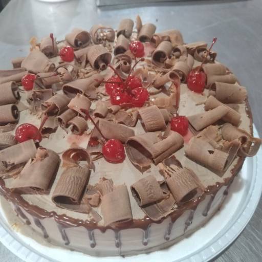 Bolos Decorados por Max Bolos Doces e Salgados