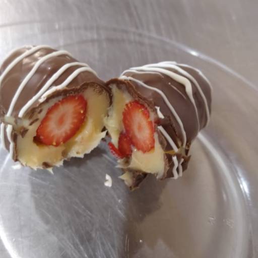 Coxinha de Morango por Max Bolos Doces e Salgados