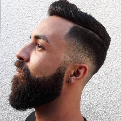 Corte de Barba e Design  por Dinard’s Hair Fashion