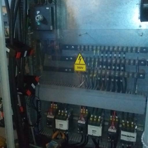 Manutenção Preventiva e Corretiva de Quadros de Comando Elétricos
