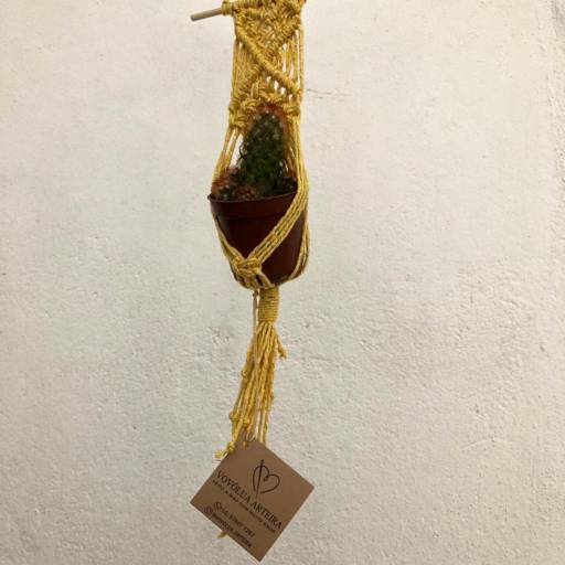 Suporte para Plantas em macramê por Vovó Lua Arteira Artesanatos 