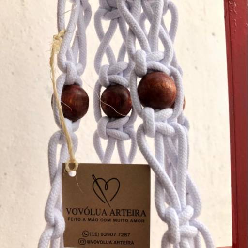 Suporte para Plantas em macramê por Vovó Lua Arteira Artesanatos 
