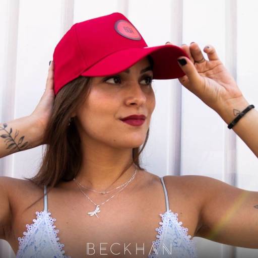 Comprar o produto de Boné vermelho Buh - Bauru em Bonés pela empresa Beckhan Mens Wear em Bauru, SP por Solutudo