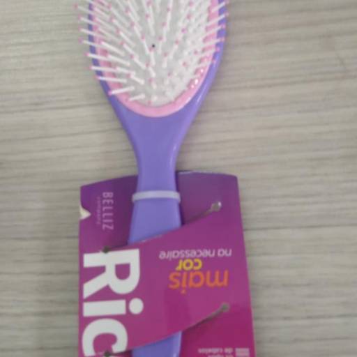 Escova Basic Colors Oval Ricca por DROGARIA REDE VEREDAS - FARMÁCIA EM DIVINÓPOLIS