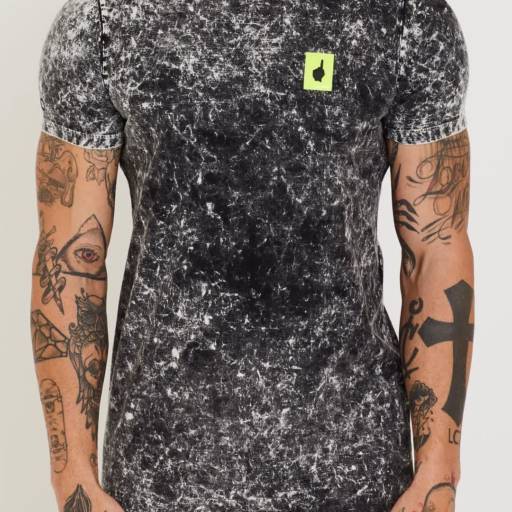 Comprar o produto de T-Shirt Respingos Preta em Camisetas pela empresa Beckhan Mens Wear em Bauru, SP por Solutudo
