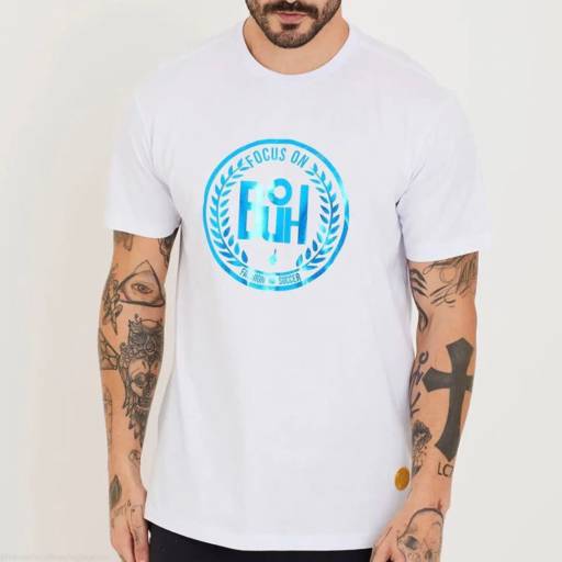 Comprar o produto de T-Shirt Focus On Branca em Camisetas pela empresa Beckhan Mens Wear em Bauru, SP por Solutudo