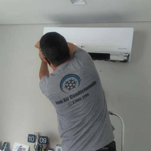 Comprar o produto de Assistência técnica a ar condicionado em apartamentos em Ar Condicionado pela empresa Bom Air Condicionado em Cotia, SP por Solutudo