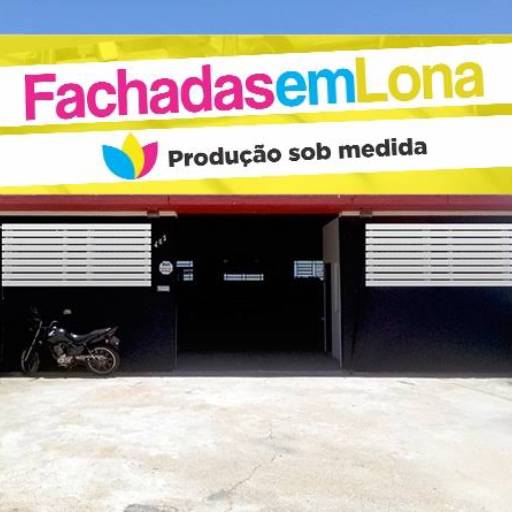 Fachada Sob Medida em Lona por Public Gráfica e Brindes