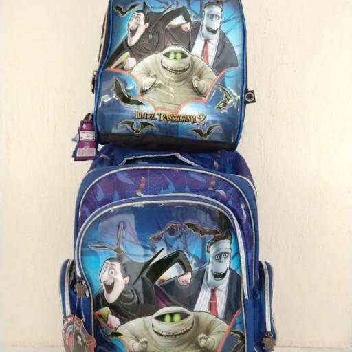 Conjunto Mochila Carrinho com Lancheira Grande Azul Hotel Transylvania 2 – Clio por Papelaria He Man II
