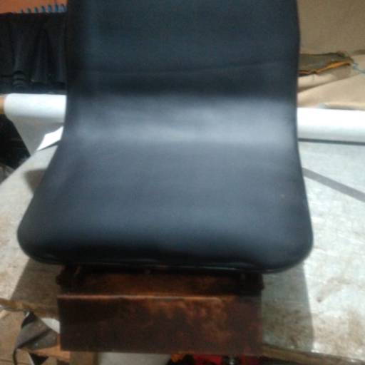 Reforma de Banco de Trator por Carlão Capoteiro e Estofador