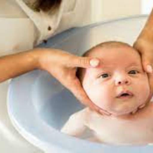 Banho de Balde Xô Cólica - Como dar banho de balde em Bebê por Ursula Carvalho - Consultora Materno Infantil - Laserterapia - Enfermeira Dermatológica em Aracaju