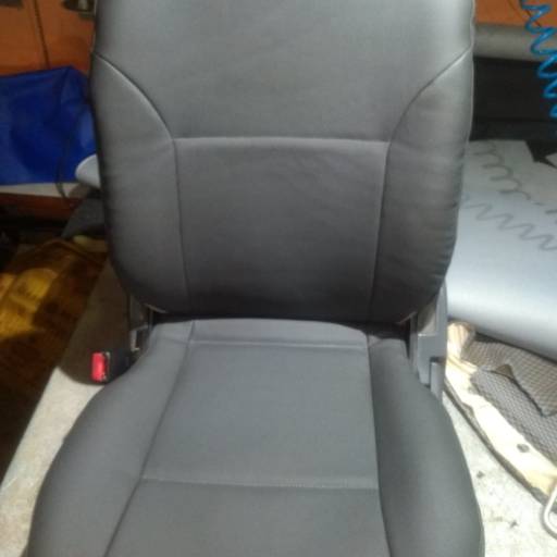 Serviços de Tapeçaria dos Bancos, Volante e das Laterais das Portas por Carlão Capoteiro e Estofador