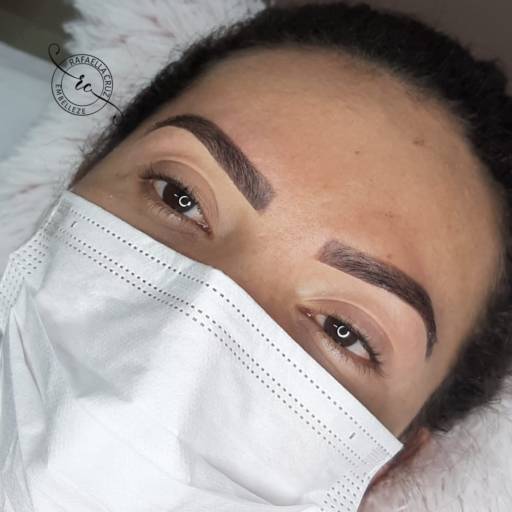 Design de sobrancelhas por Rafaella Cruz Embelleze - Clínica de Estética Design de sobrancelhas por Rafaella Cruz Embelleze - Clínica de Estética