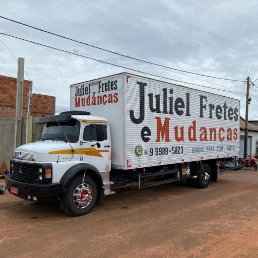 Caminhão Baú Para Fretes e Mudanças