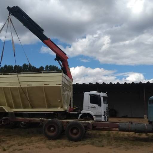 Comprar o produto de Caminhão - Movimentação de carga pesada em Aluguel de Munck - Guindastes pela empresa 3 Reis Loca Munck em São Manuel, SP por Solutudo