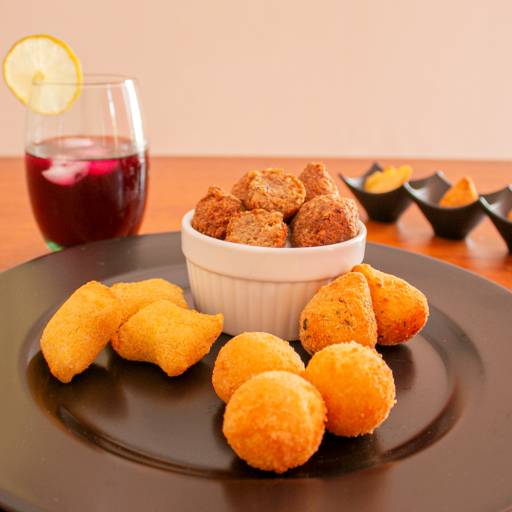 Kit happy hours - Salgados por Delas Salgateria e Açaí