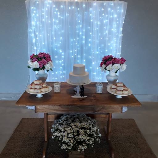 Decoração para a mesa do bolo de casamento - Bauru