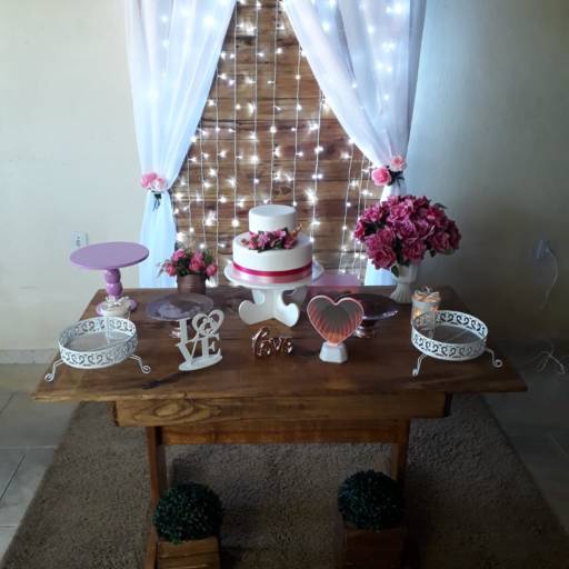 Decoração para a mesa do bolo de casamento - Bauru