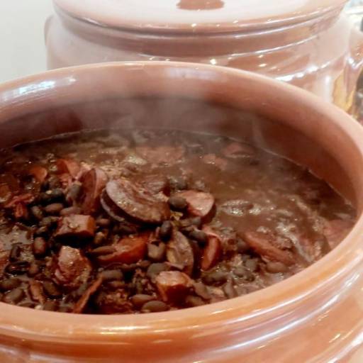 Cumbucas e travessas em Porcelana Marrom Motta por Elegance Festas